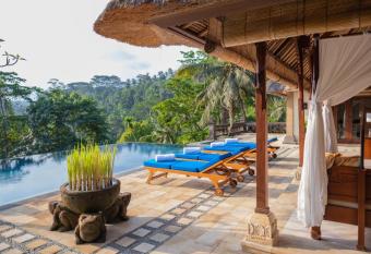 Puri Wulandari A Boutique Resort & Spa - CHSE Certified has rooms with a private hot tub
