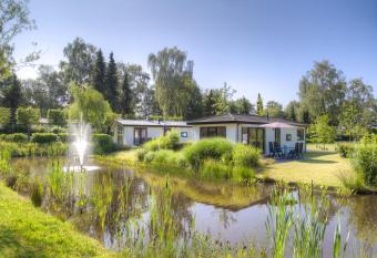 TopParken     Recreatiepark de Wielerbaan allows 18 year olds to book a room