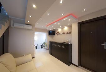 Villa Pallas allows 18 year olds to book a room