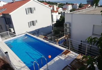 Apartments Leptiric has Balcony rooms