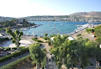 Nikolaki Rooms has Smoking/Balcony rooms