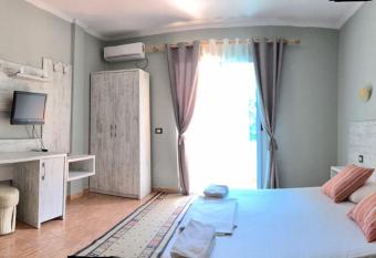 Hotel Ceka allows 18 year olds to book a room