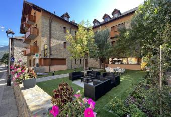 Hotel Els Encantats has Balcony rooms