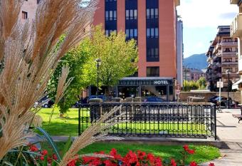 Hotel Oria allows 18 year olds to book a room