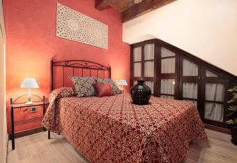 Apartamentos Alcantara allows 18 year olds to book a room