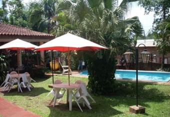 El Guembe Hostel House has Smoking/Balcony rooms