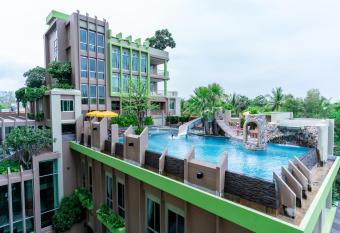 Long Beach Cha-Am Hotel has Balcony rooms