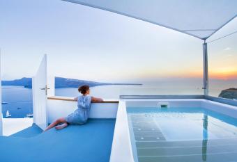 Hyperion Oia Suites allows 18 year olds to book a room