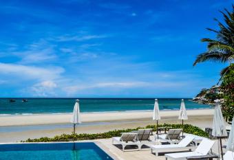 Nern Chalet Beachfront Hotel has Balcony rooms