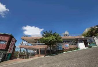 SANG YOO MOUNTAIN VIEW TAGAYTAY HOTEL - Taal Lake View has Balcony rooms
