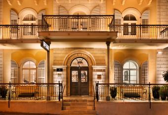 The Drisco Hotel Tel Aviv - Relais & Ch  teaux allows 18 year olds to book a room