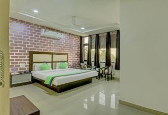 Treebo Trend Benz Mohali Phase 9 allows 18 year olds to book a room