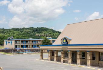 Days Inn by Wyndham Staunton has Smoking rooms