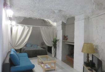 G  te en Touraine has Balcony rooms