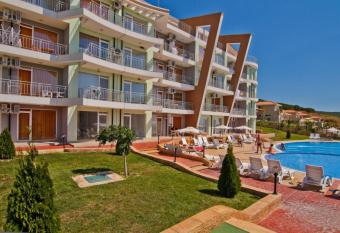 Sunset Kosharitsa has Smoking/Balcony rooms