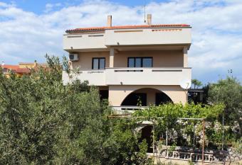 Rooms with a parking space Krk - 13553 has Balcony rooms