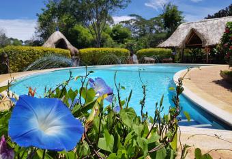 Sindamanoy Hostal Hol  stico allows 18 year olds to book a room