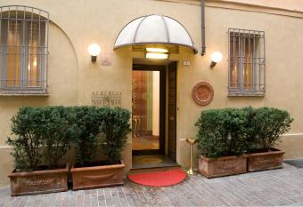 Albergo Delle Notarie allows 18 year olds to book a room