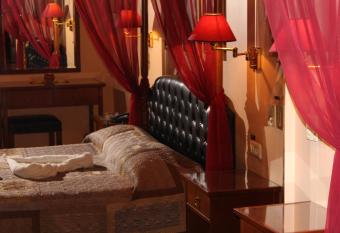 Exis Hotel allows 18 year olds to book a room