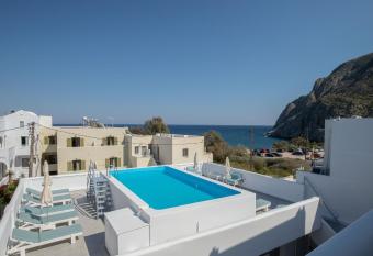 Zacharakis Studios has Balcony rooms