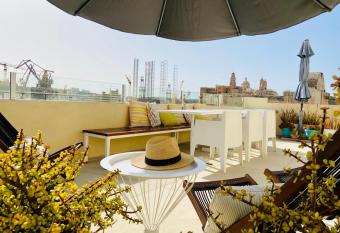 Nelli s B&B allows 18 year olds to book a room