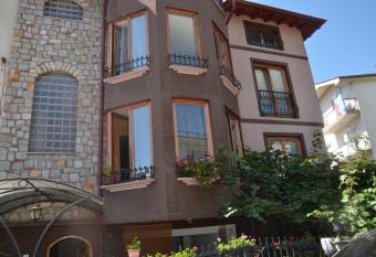 Villa Caci has Balcony rooms