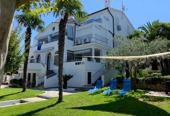 Apartmani Auer has Balcony rooms