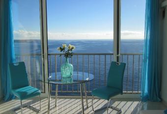 Magn  fico allows 18 year olds to book a room