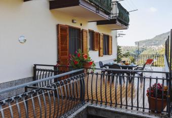 Trekking House has Balcony rooms