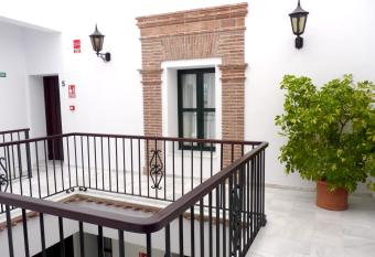 Hostal Boutique Casa La Laja allows 18 year olds to book a room