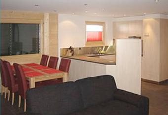 Au Vieux Champex has Balcony rooms