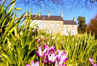 Dunmore Gardens allows 18 year olds to book a room