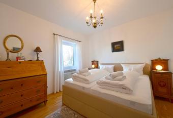 Hotel Waldgasthof Buchenhain allows 18 year olds to book a room