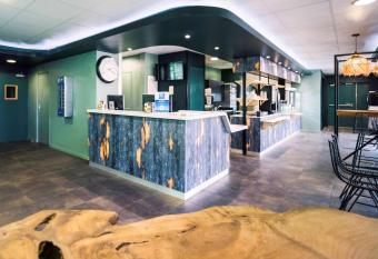 ibis budget Bordeaux A  roport allows 18 year olds to book a room