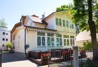 Aparte Lux allows 18 year olds to book a room