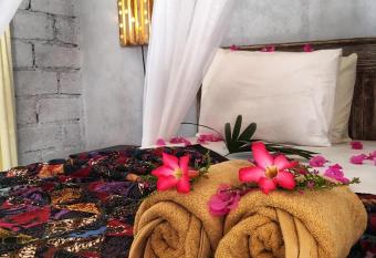 APEL Homestay has Balcony rooms