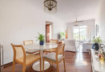 Jacarepagu   Cama & Caf   has Balcony rooms