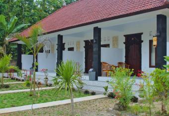 Nyuh Kadah Guest House has Balcony rooms