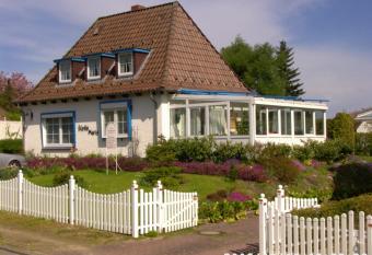 Ferienwohnungen und Ferienhaus im Nixenweg has Balcony rooms