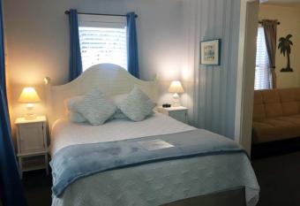 The Grand Guesthouse has Balcony rooms