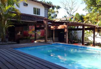 Che Lagarto Paraty allows 18 year olds to book a room