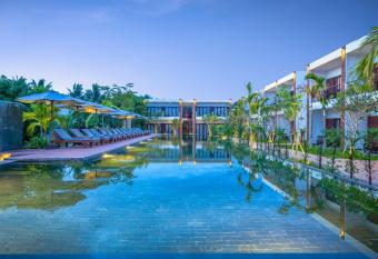 Khmer House Resort has Balcony rooms