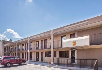 Super 8 By Wyndham Camp Springs/Andrews Afb DC Area has Smoking rooms