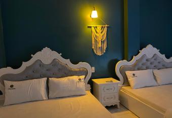 Cat Ba Santorini Homestay has Balcony rooms