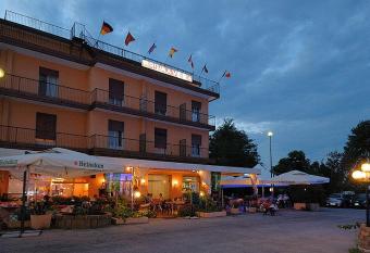 Hotel Primavera has Balcony rooms