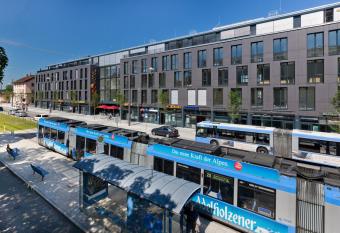 B&B Hotel M  nchen-Moosach allows 18 year olds to book a room