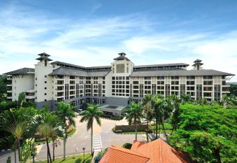 Pulai Springs Resort Official allows 18 year olds to book a room