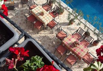 Villa Dajana Aparments has Smoking/Balcony rooms