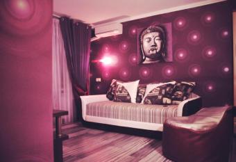 Hotel Om Shanti has Smoking/Balcony rooms