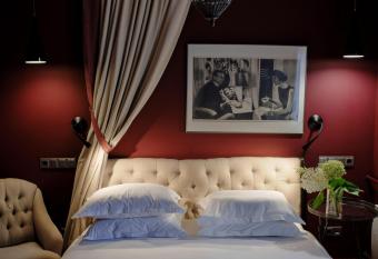 Vozdvyzhensky Boutique Hotel has Balcony rooms